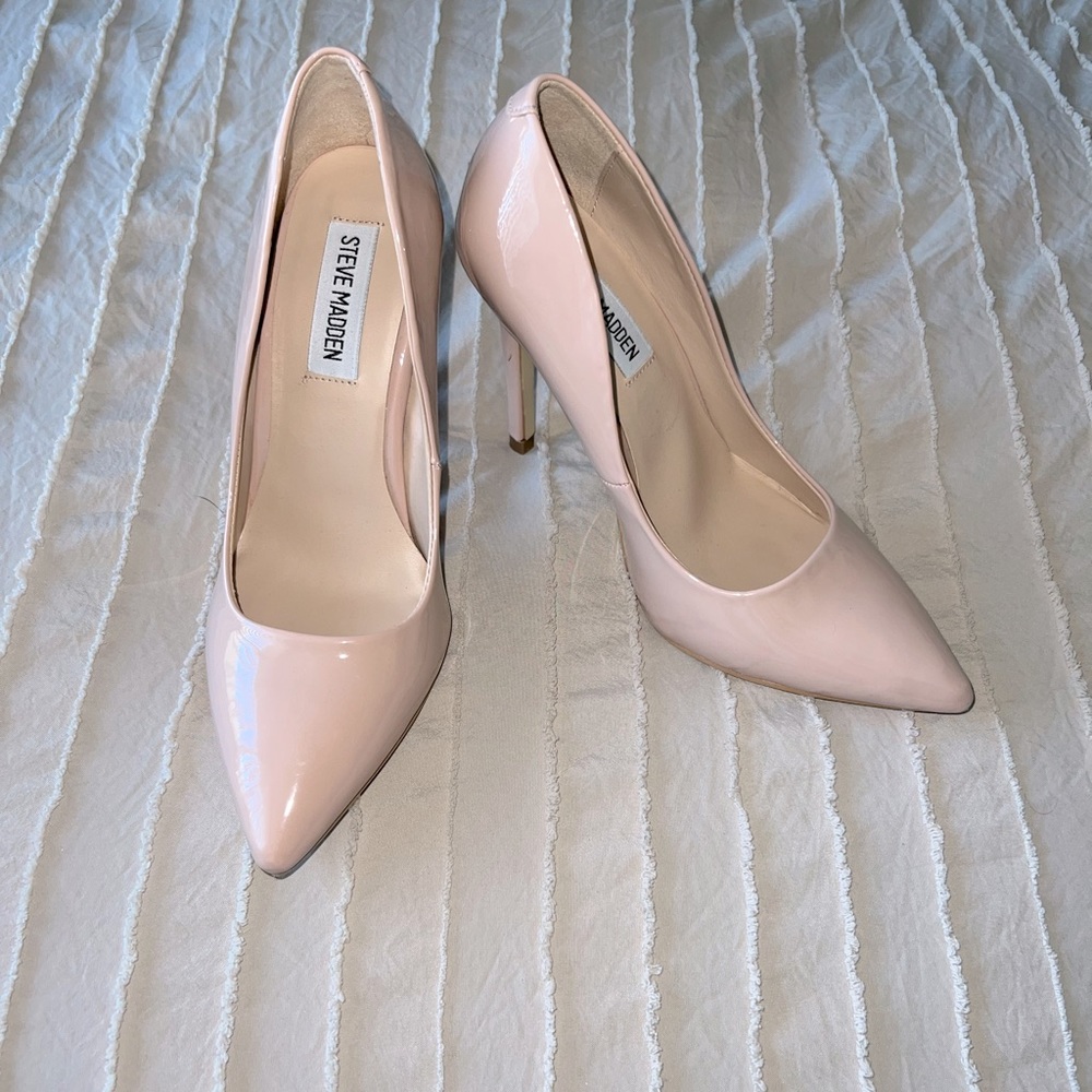 Steve Madden nude pumps